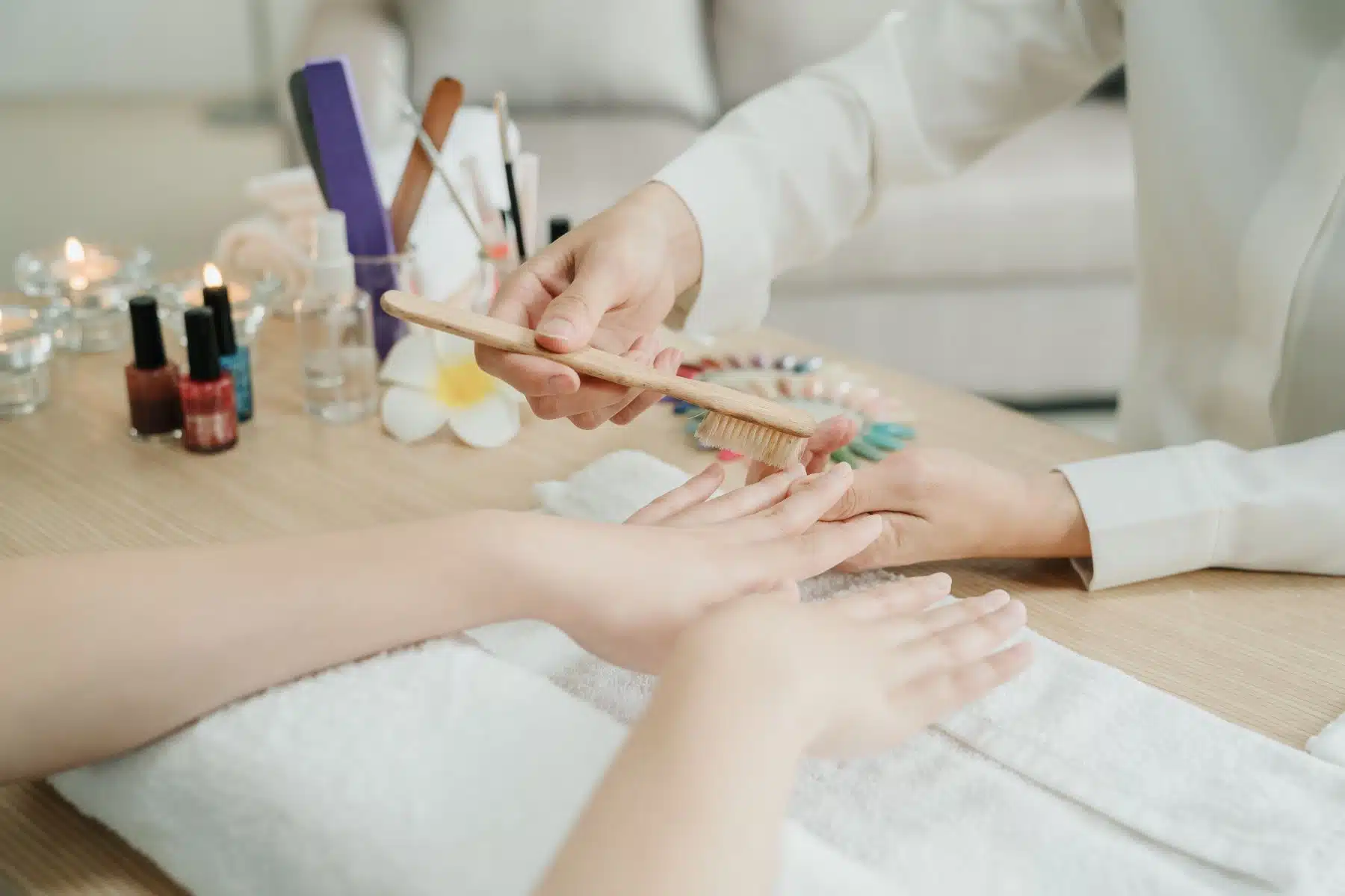 Nail technician at home - Introduction